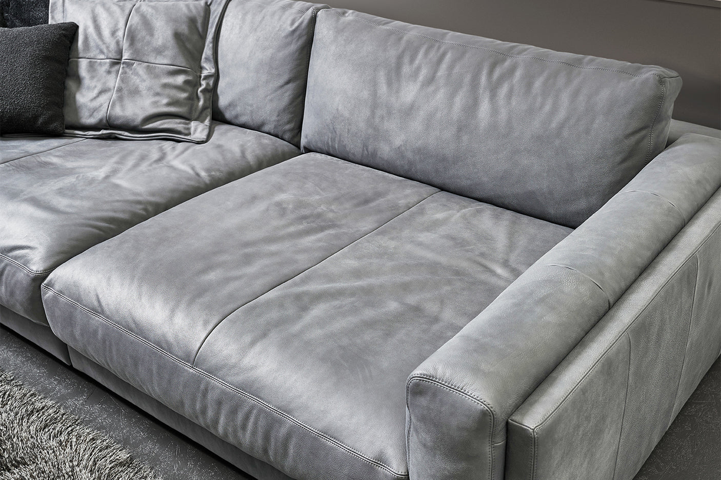 afbdd940-c080-49e2-9c84-f03285dedafd