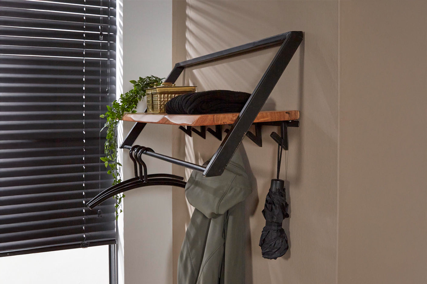 887b8f6b-e409-4d83-a51d-60fa6324945c