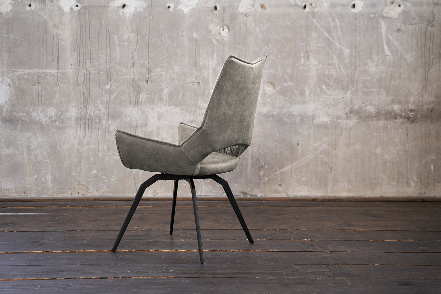 b646d97b-69c7-4edb-83f7-e99a70596d4e