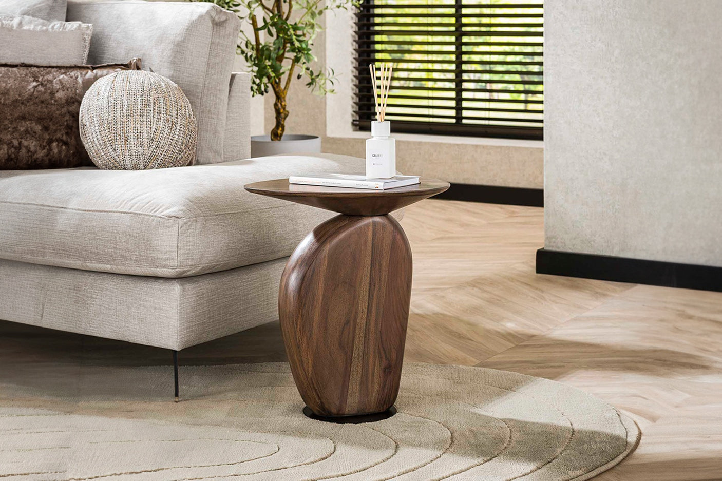 efbd244e-1023-49fb-94e1-45364bcf560d