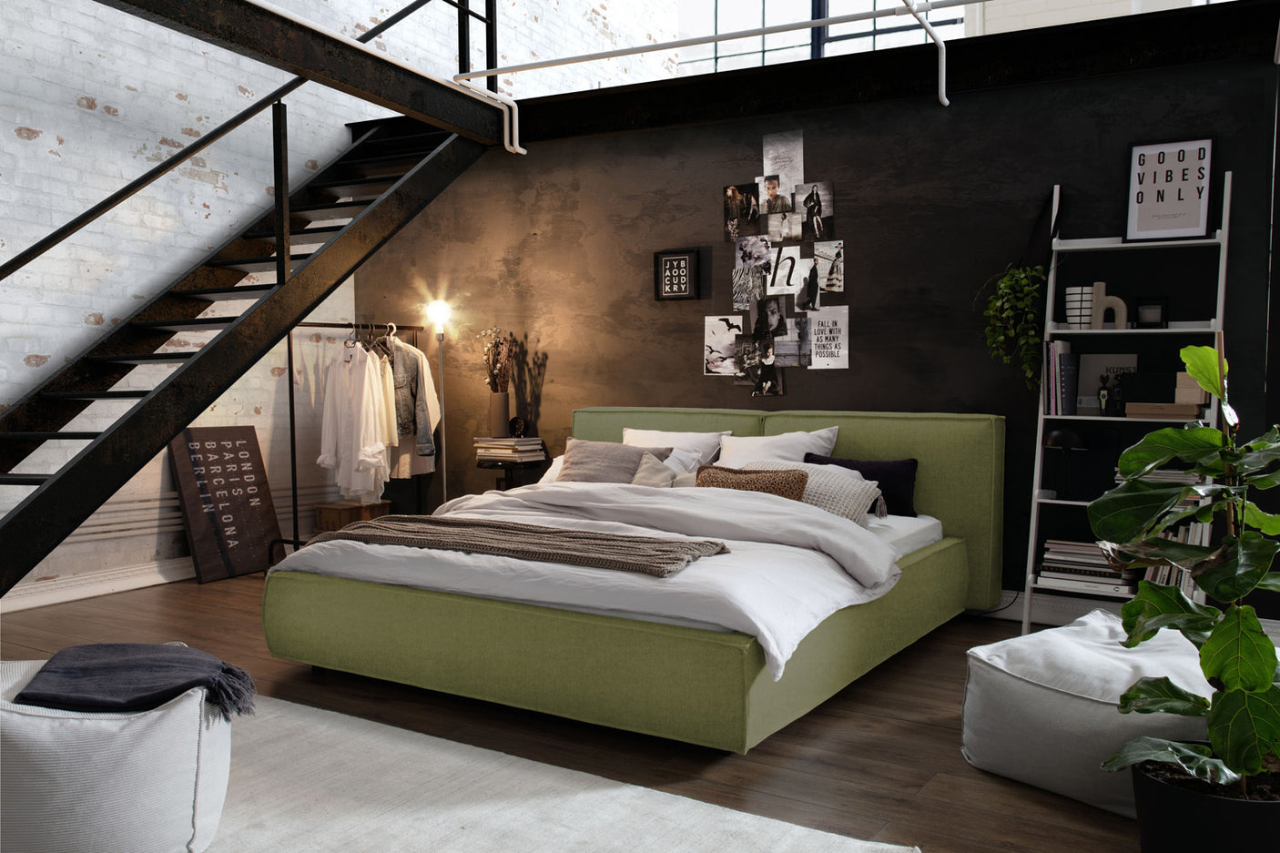 5cd72d7e-c359-40d3-96af-5ab980c267f9