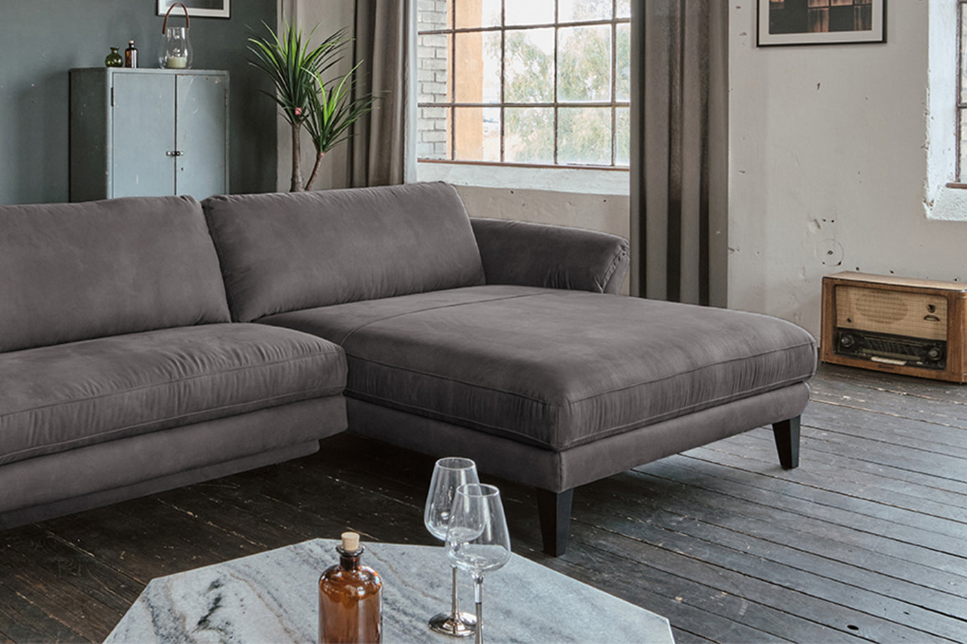 ef793e6b-0c25-4e86-8c07-c28cc3951e9d