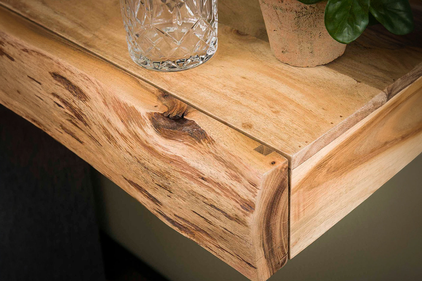 fe0737ce-ba9a-4c38-8091-4728c4611ba0