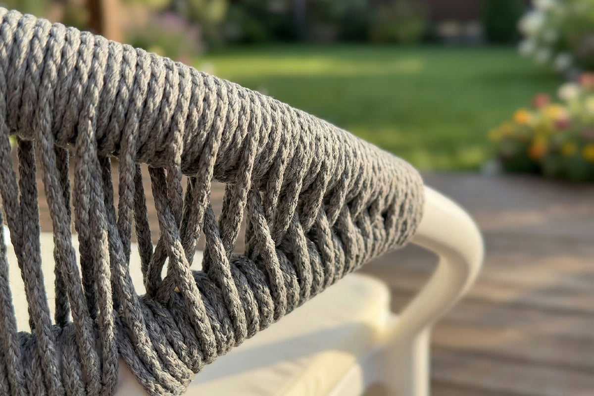 KAWOLA Gartenstuhl KISO Outdoor weiß mit Kissen Rückenlehne Rope grau