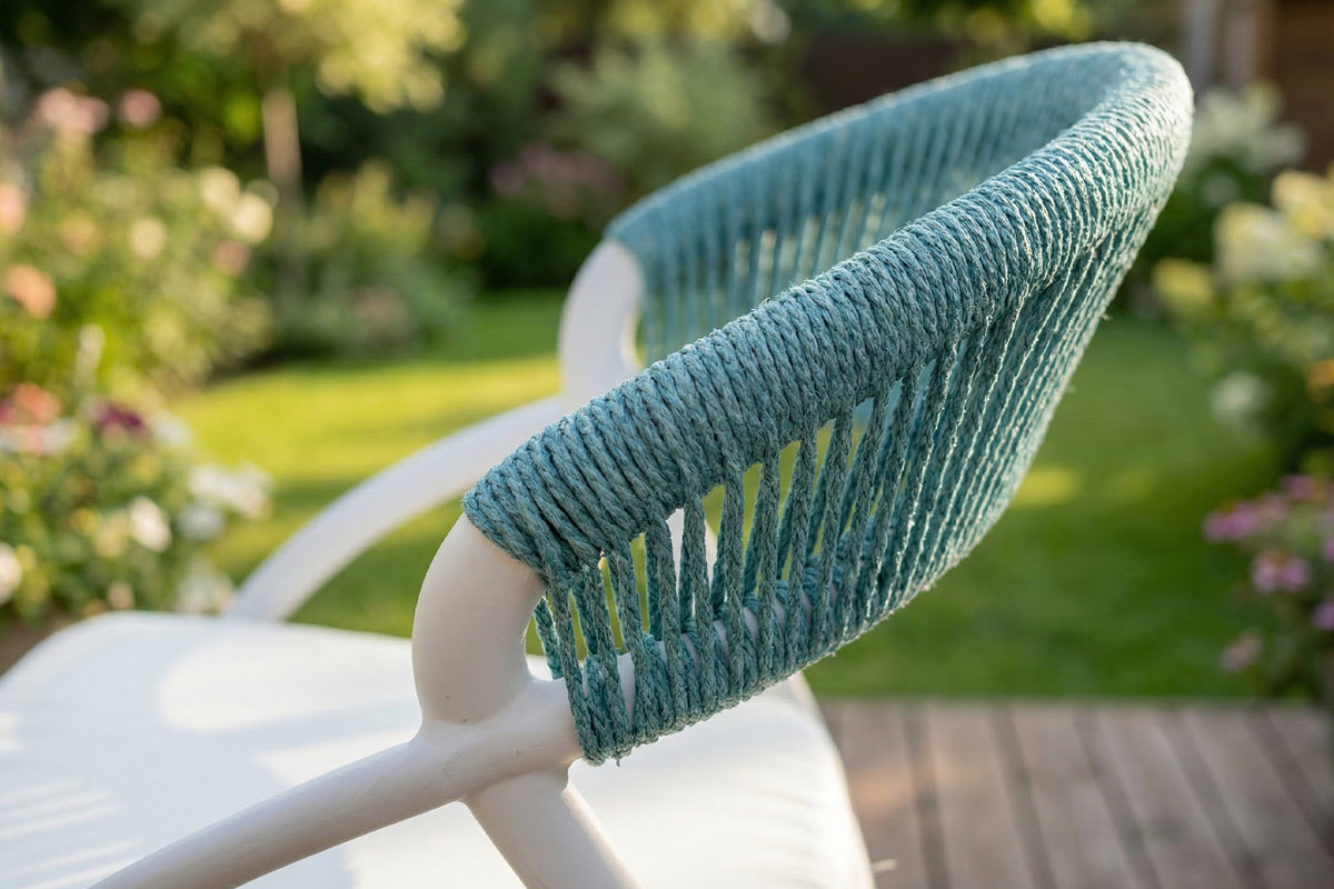 KAWOLA Gartenstuhl KISO Outdoor weiß mit Kissen Rückenlehne Rope hellblau