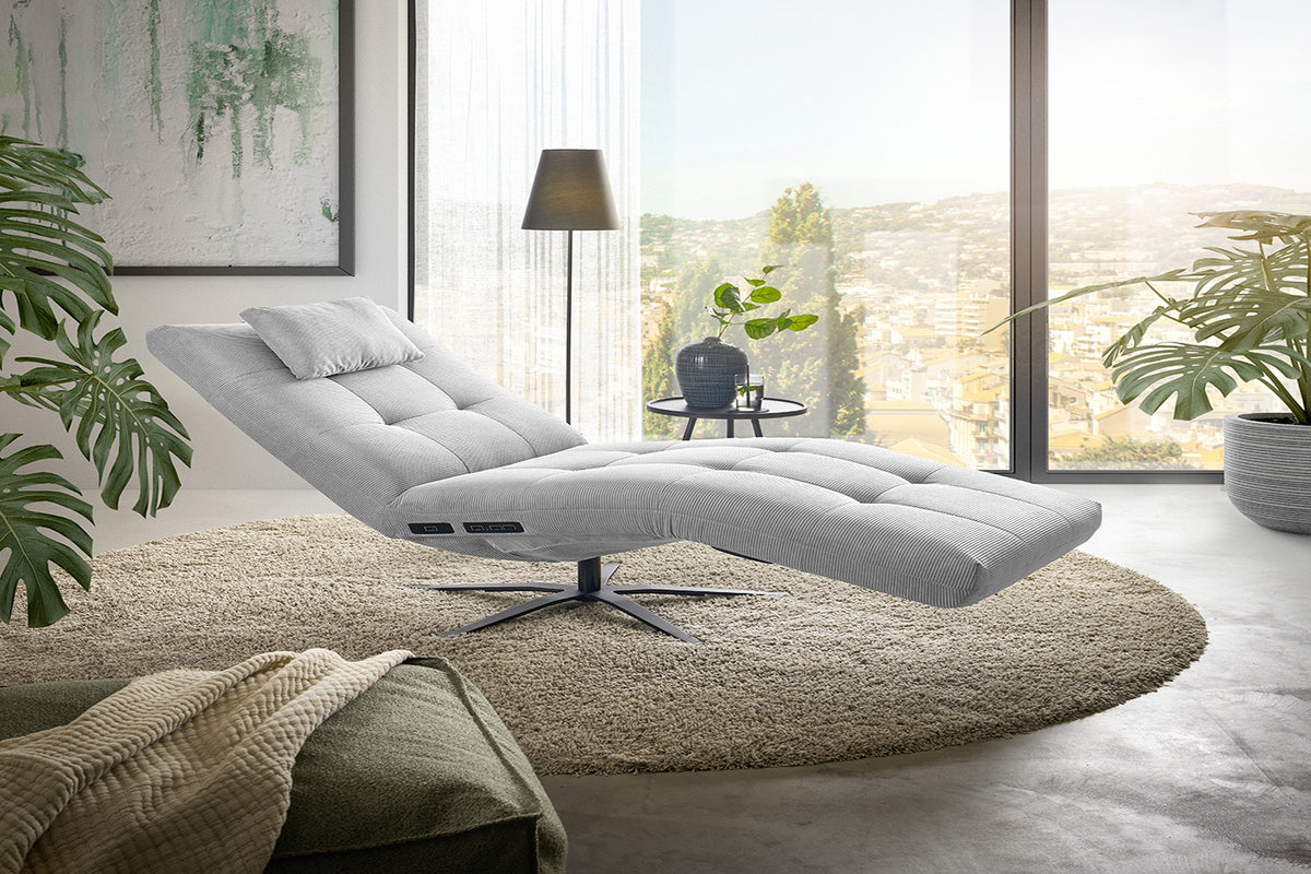 KAWOLA Relaxliege LETICIA motorisch Feincord silber, Mit Kissen, Relaxfunktion, Drehbar (360°), Mit Akku