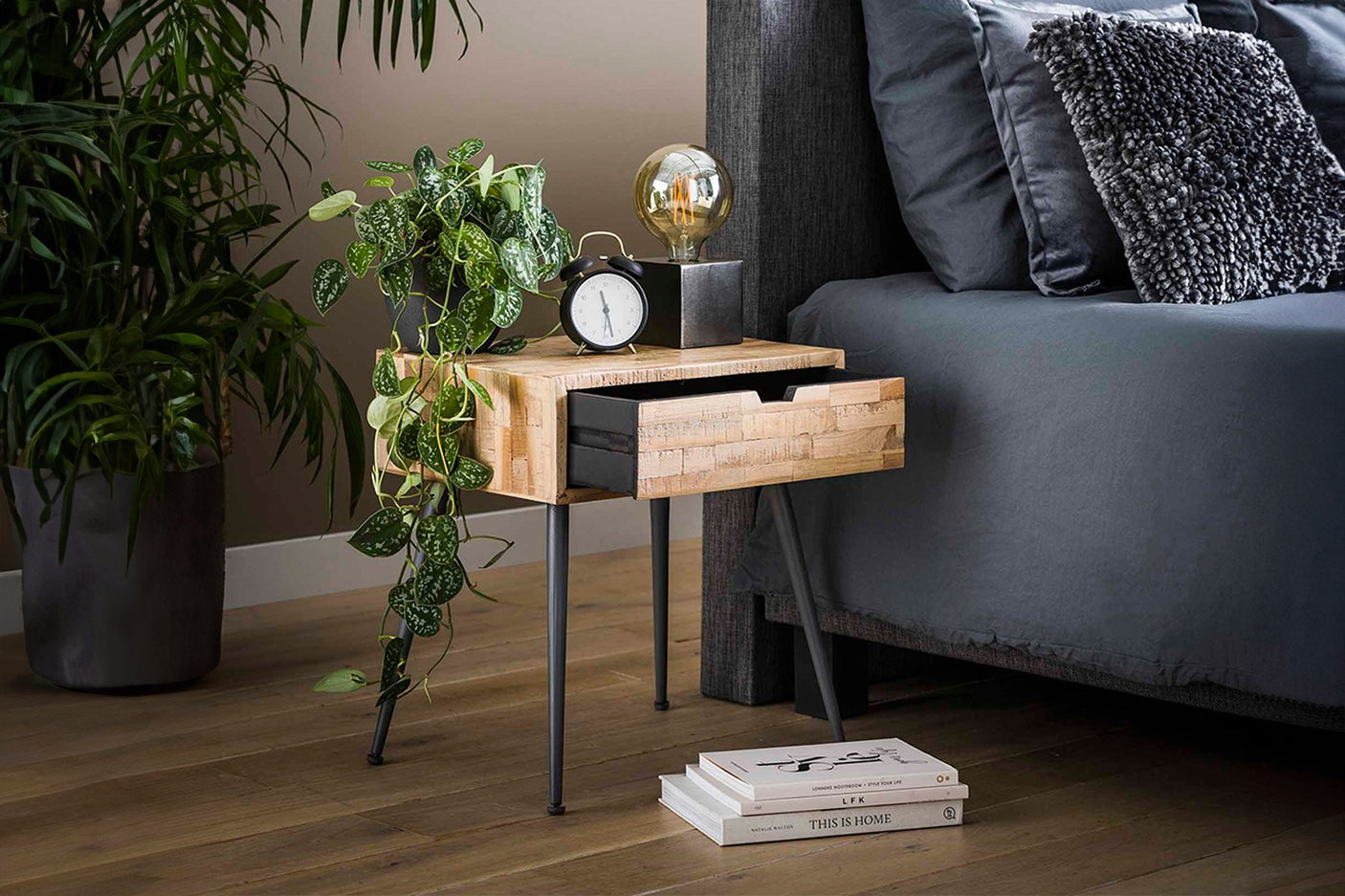 6aa3f93d-5037-4d57-90be-496fa7a78a4c