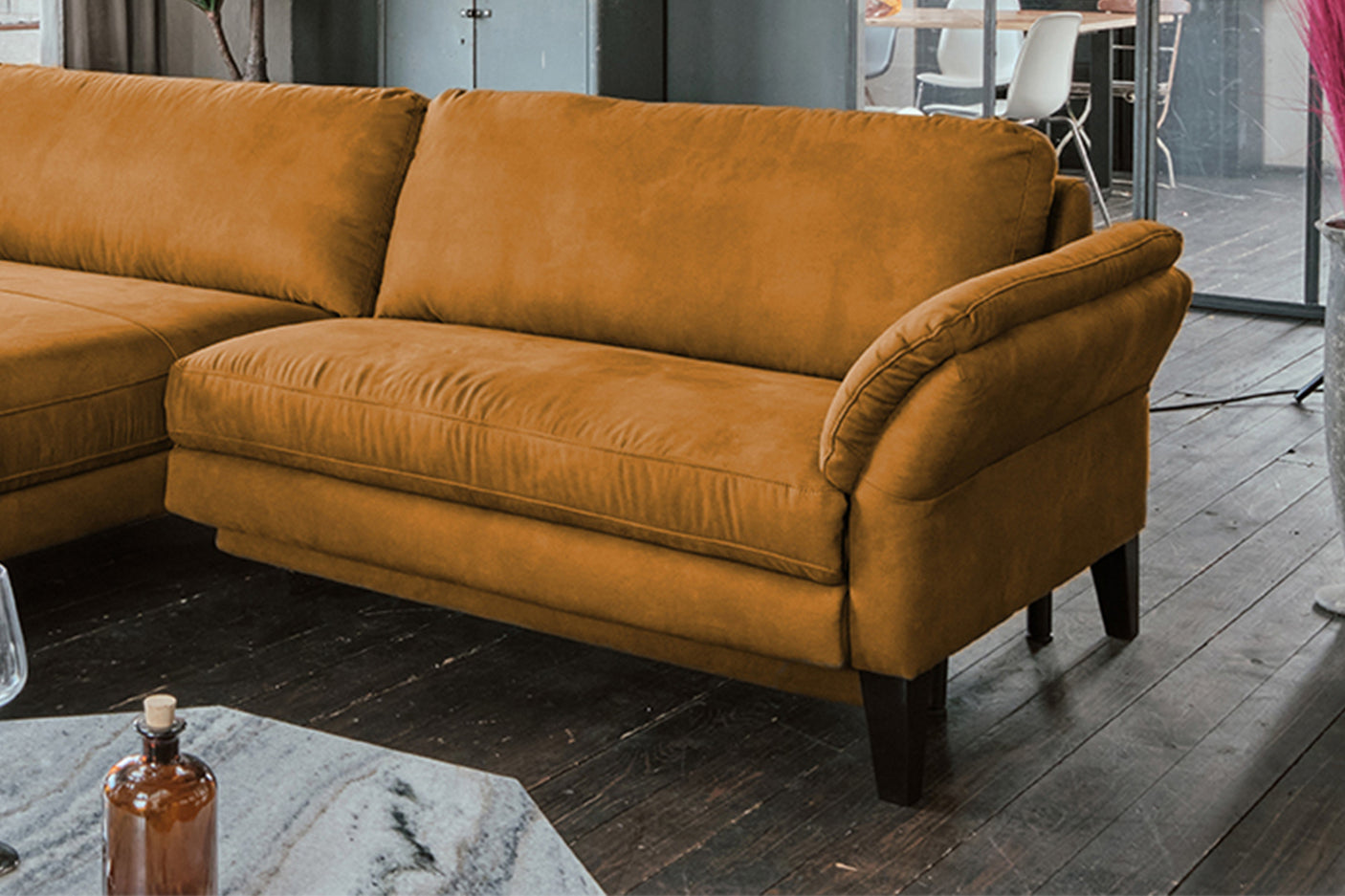 9703bf00-c067-4420-887b-2d97340539d3