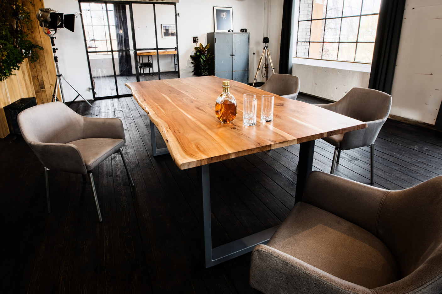 fd81e721-b40a-464d-b72b-41dcec5e42b1