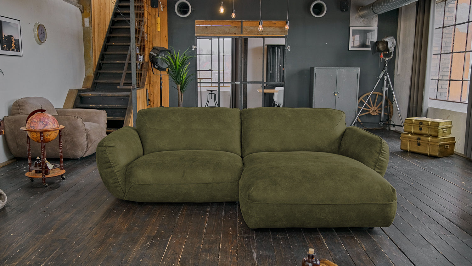 B-Ware KAWOLA Sofa DAVITO Ecksofa Lederimitat im Vintagelook olivgrün Recamiere rechts