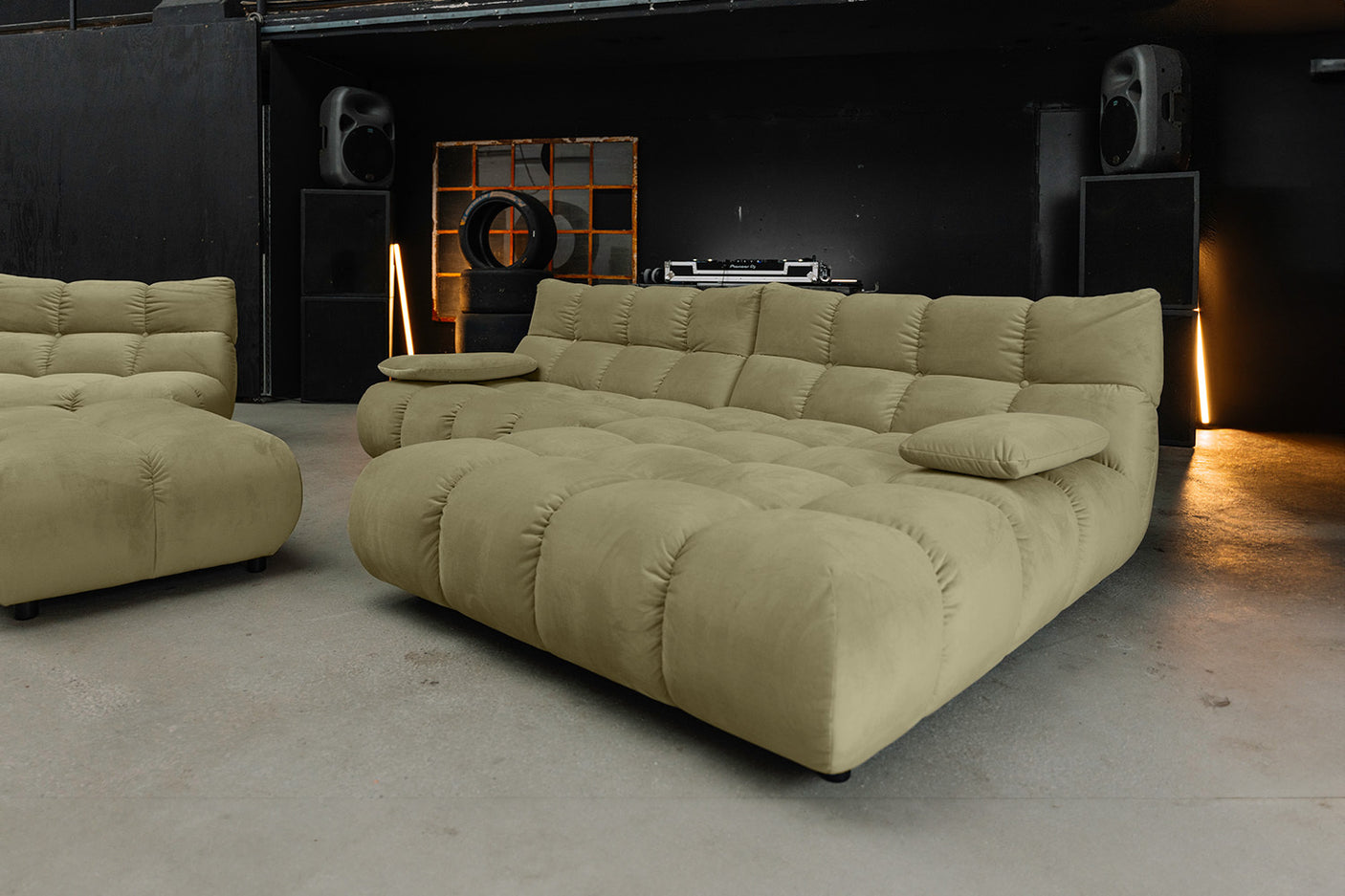 e5b911c0-a653-453a-8784-1d8f19446040