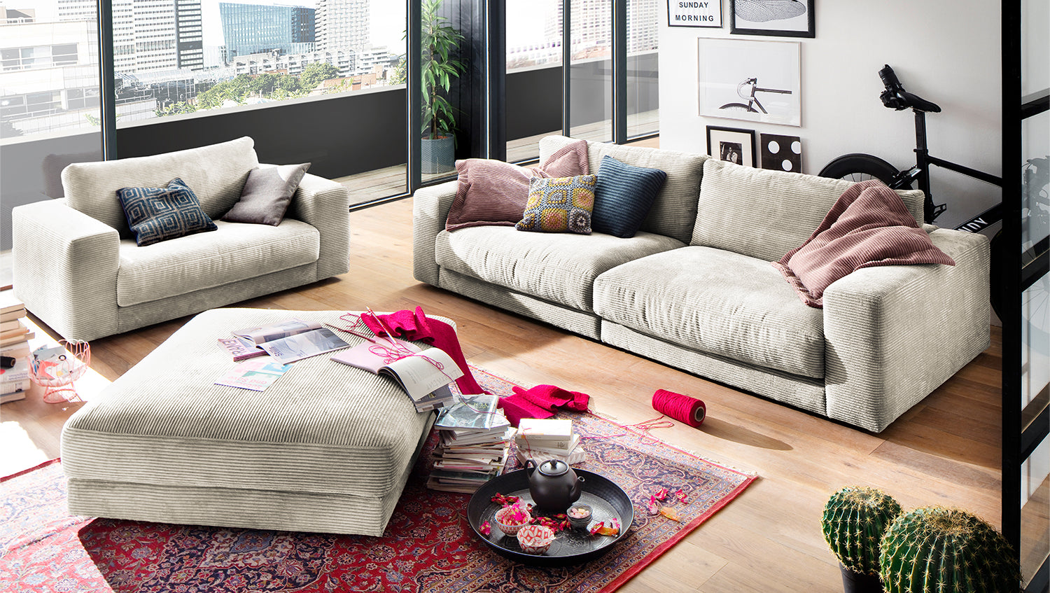 KAWOLA Big Hocker MADELINE Polsterhocker Cord cremeweiß