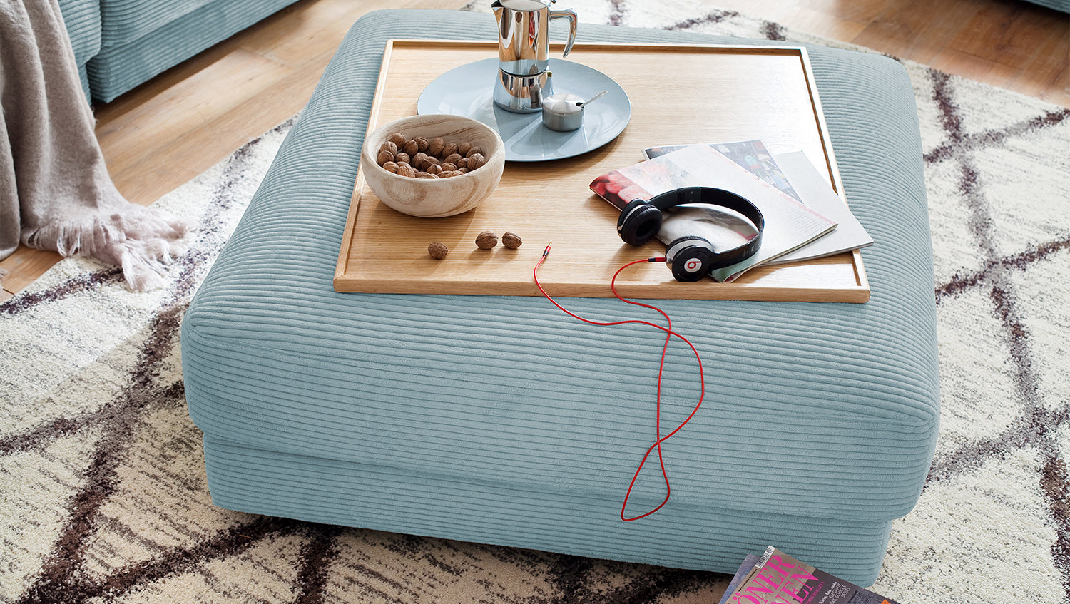 KAWOLA Big Hocker MADELINE Polsterhocker Cord hellblau