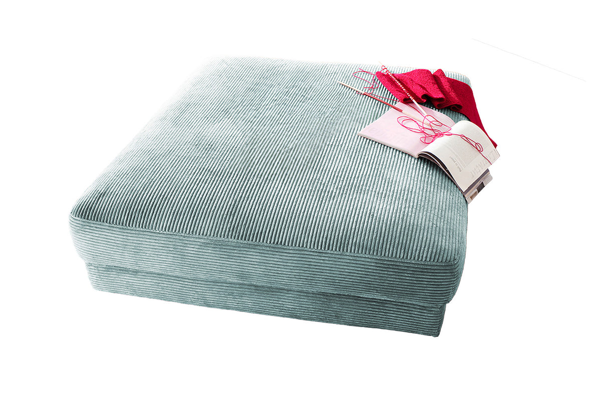 KAWOLA Big Hocker MADELINE Polsterhocker Cord hellblau