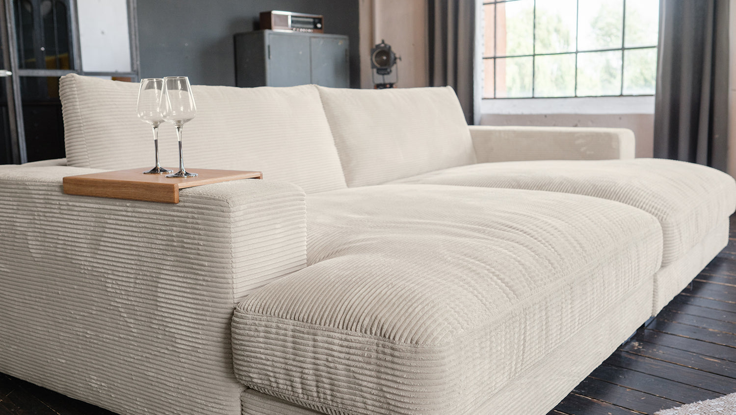 KAWOLA Big Sofa MADELINE Cord cremeweiß mit Hocker und 4 Zierkissen