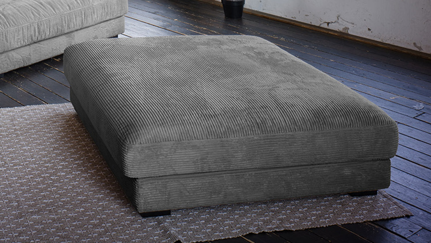 KAWOLA Big Sofa MADELINE Cord grau mit Hocker und 4 Zierkissen