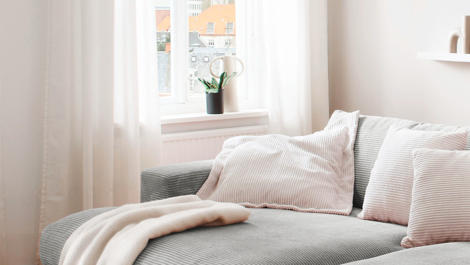 KAWOLA Big Sofa MADELINE Cord hellgrau