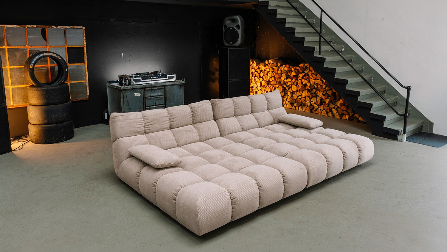 KAWOLA Big Sofa VIVIEN Feincord beige
