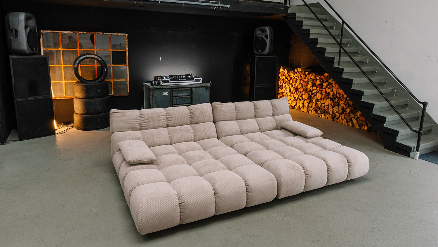 KAWOLA Big Sofa VIVIEN Feincord beige