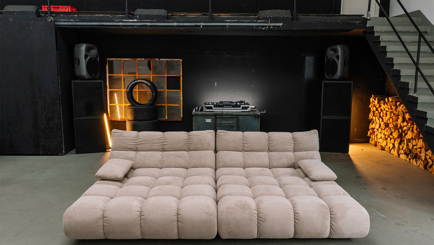 KAWOLA Big Sofa VIVIEN Feincord beige