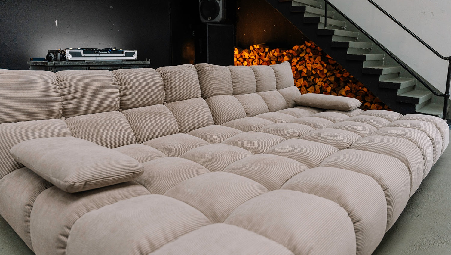 KAWOLA Big Sofa VIVIEN Feincord beige
