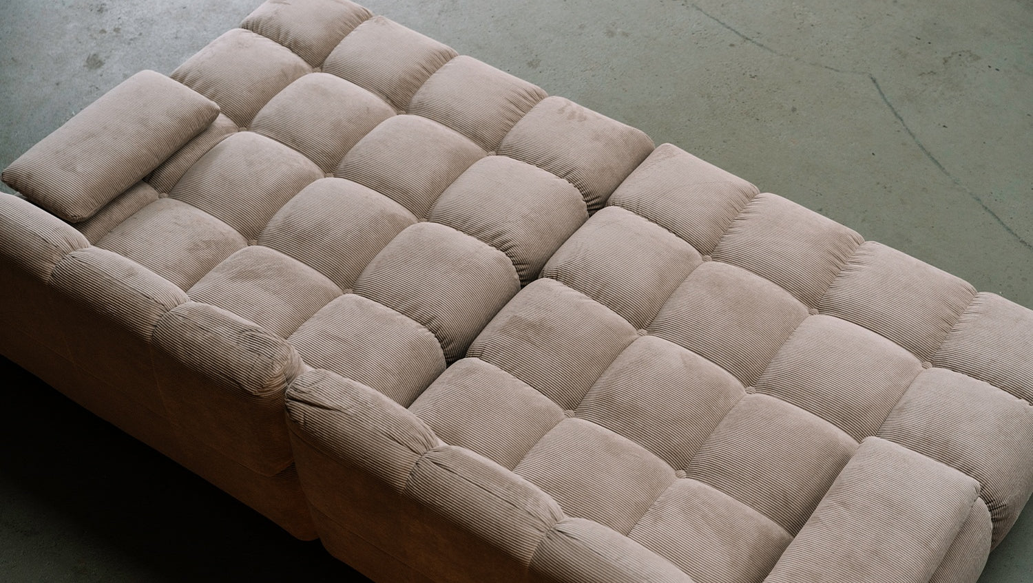KAWOLA Big Sofa VIVIEN Feincord beige