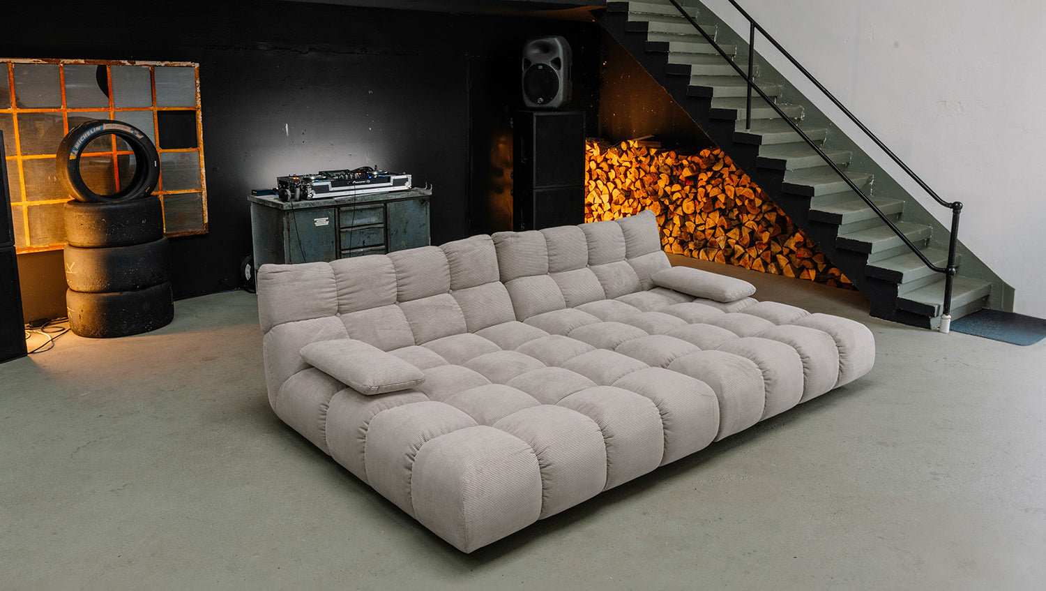 KAWOLA Big Sofa VIVIEN Feincord grau