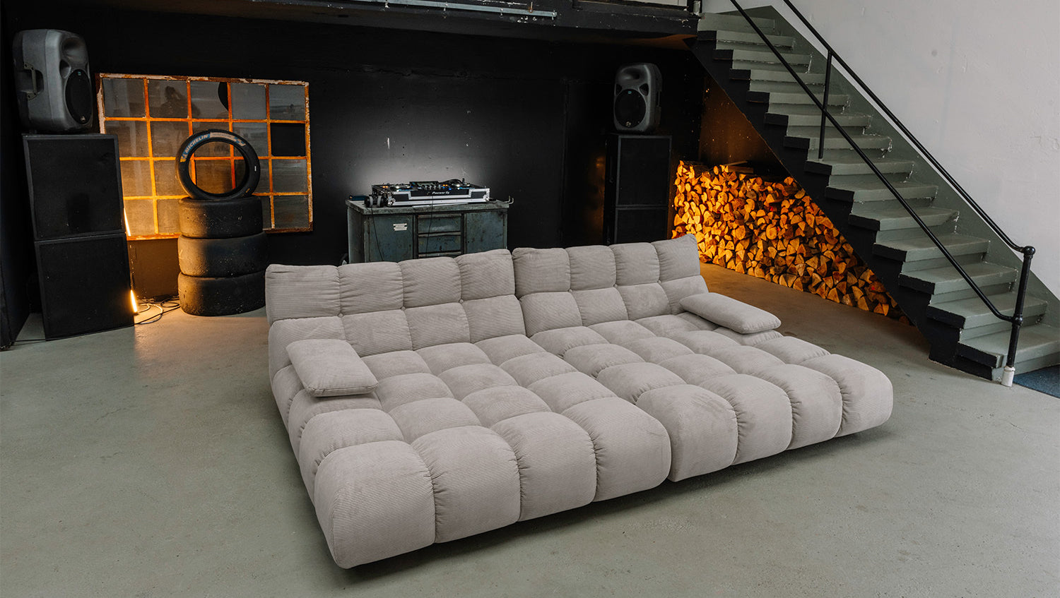 KAWOLA Big Sofa VIVIEN Feincord grau