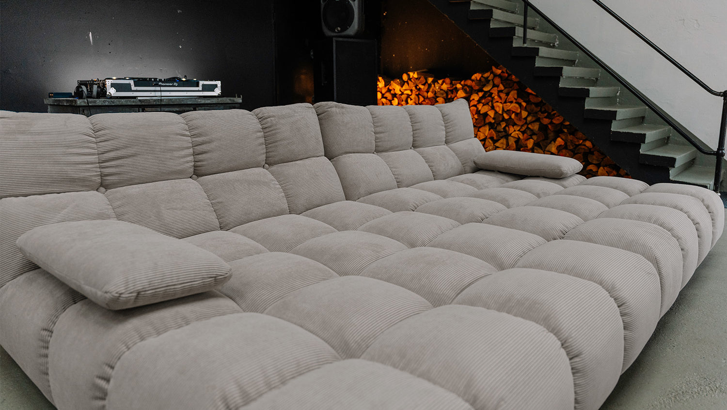 KAWOLA Big Sofa VIVIEN Feincord grau
