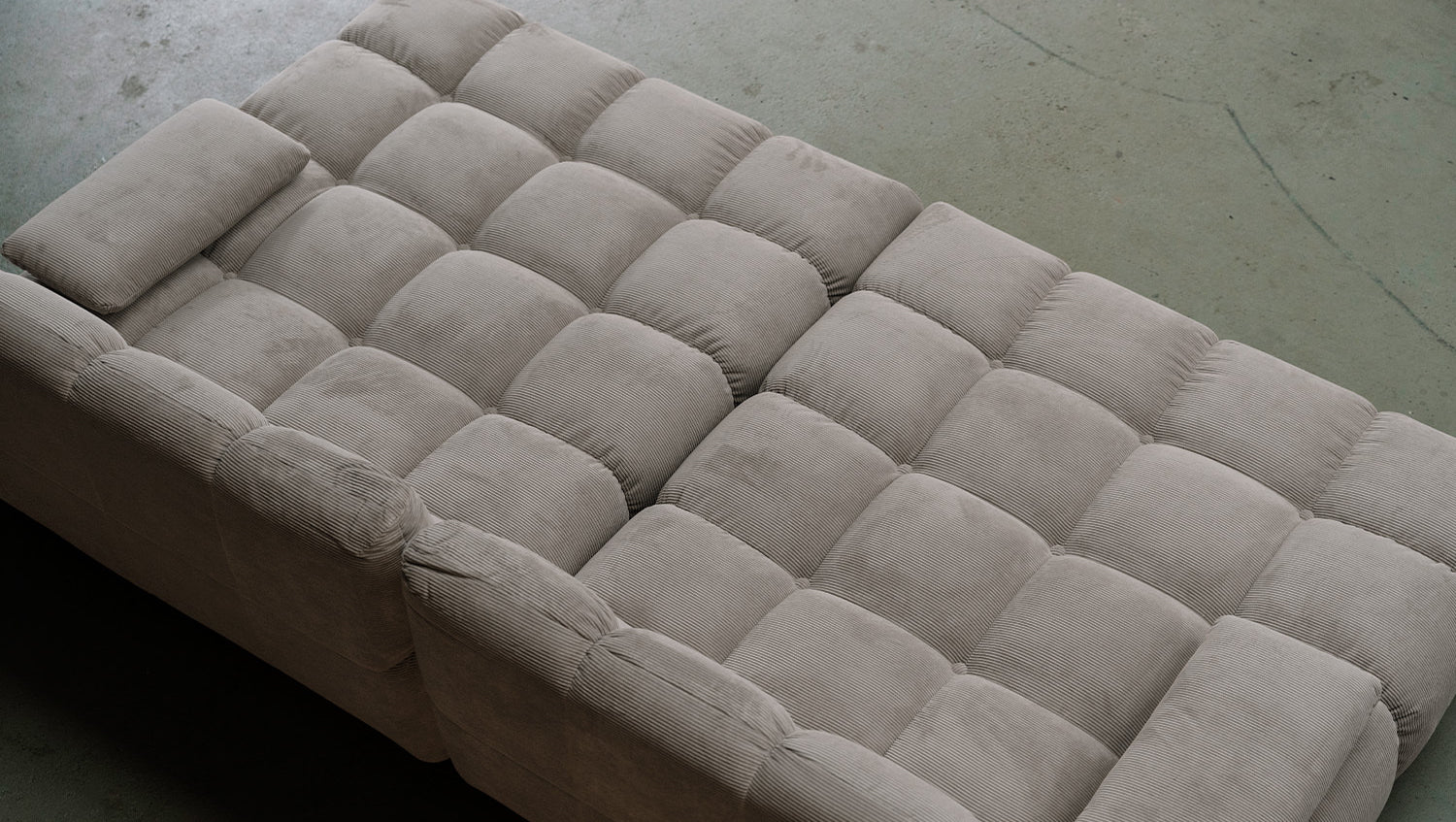 KAWOLA Big Sofa VIVIEN Feincord grau