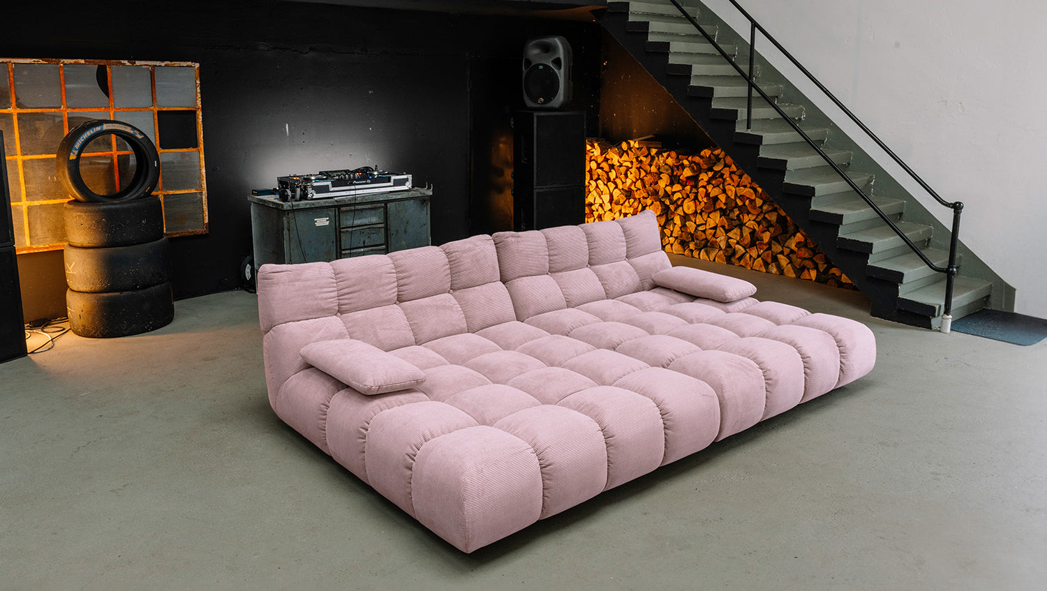KAWOLA Big Sofa VIVIEN Feincord rosa