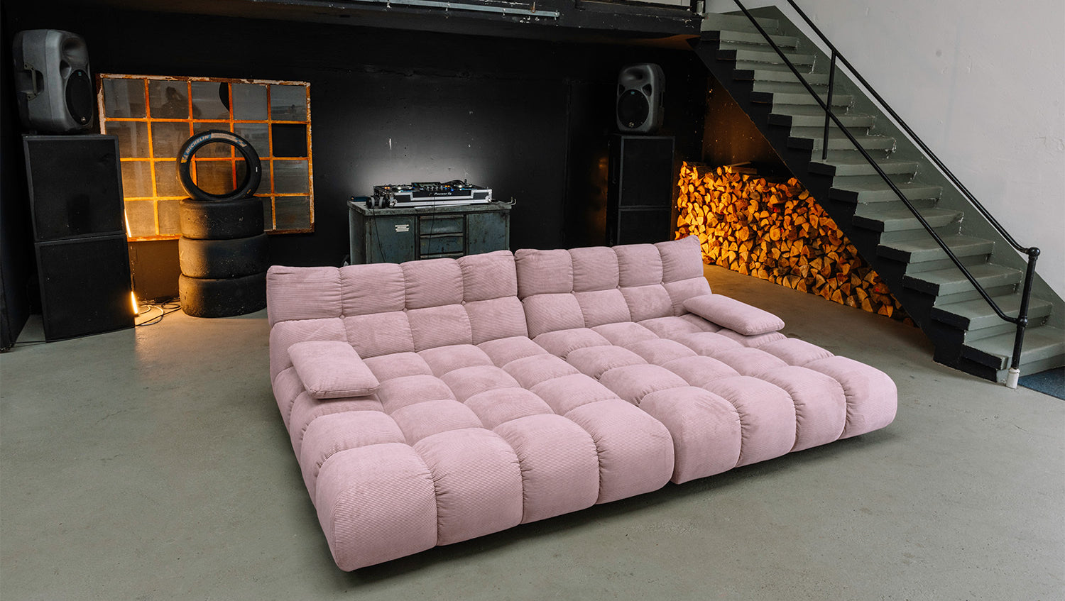 KAWOLA Big Sofa VIVIEN Feincord rosa
