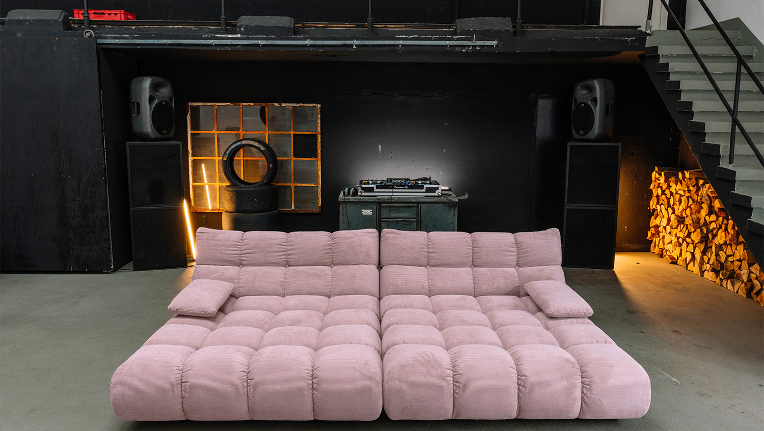 KAWOLA Big Sofa VIVIEN Feincord rosa