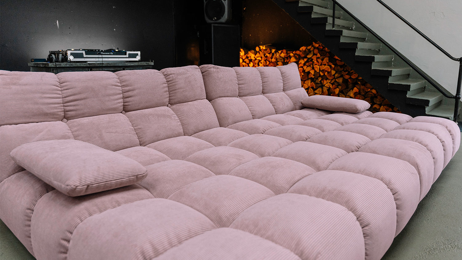 KAWOLA Big Sofa VIVIEN Feincord rosa