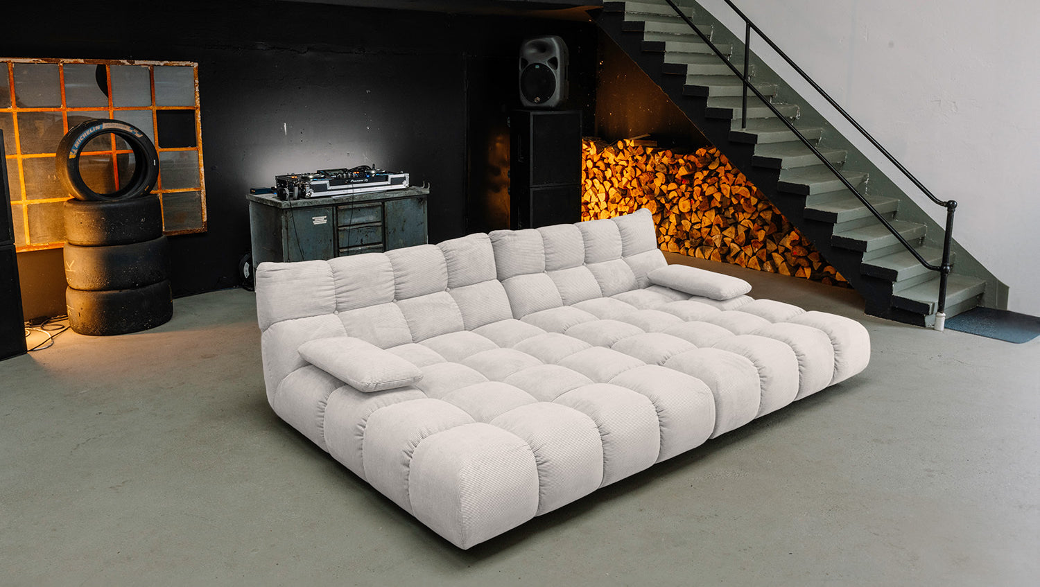 KAWOLA Big Sofa VIVIEN Feincord silber