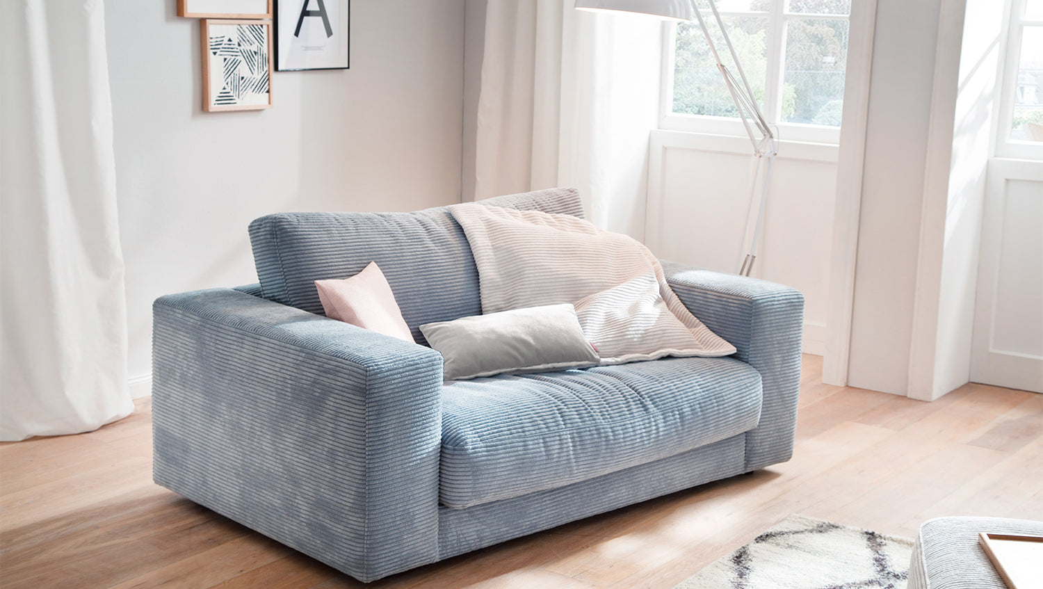 KAWOLA Doppelsessel MADELINE Loveseat Cord hellblau