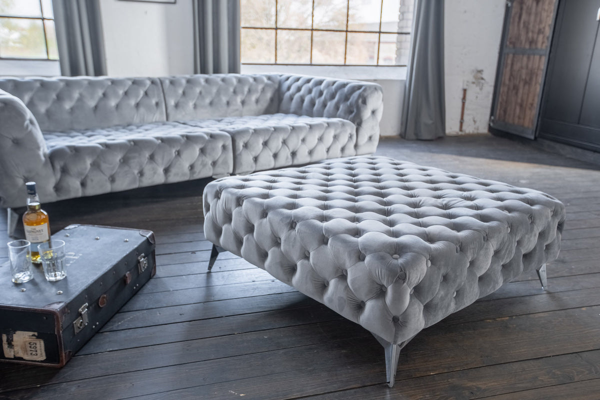 KAWOLA Hocker NARLA Chesterfield Velvet silber
