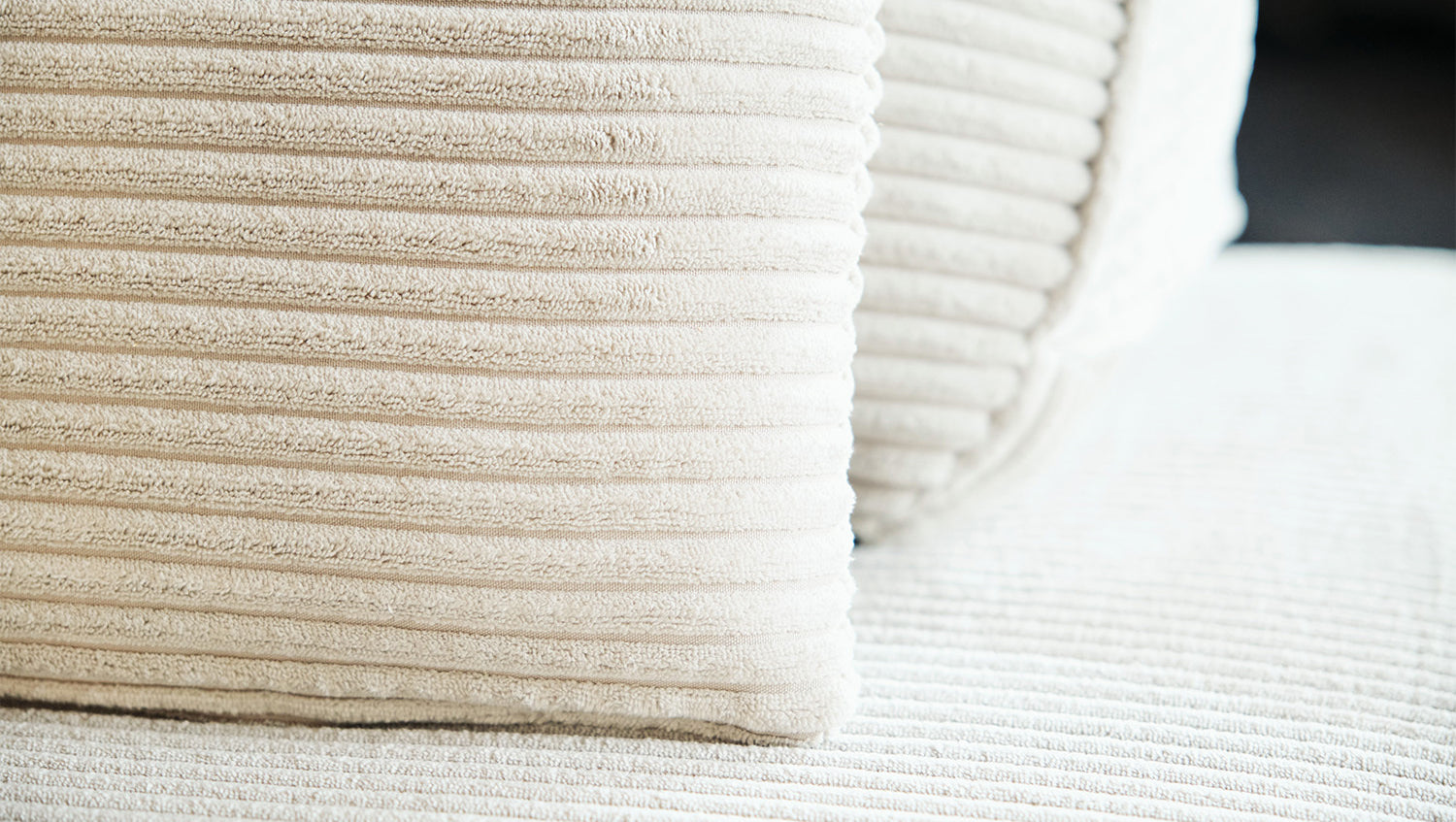 KAWOLA Hocker WIOLO SOFT Polsterhocker mit Rückenkissen Cord cremeweiß