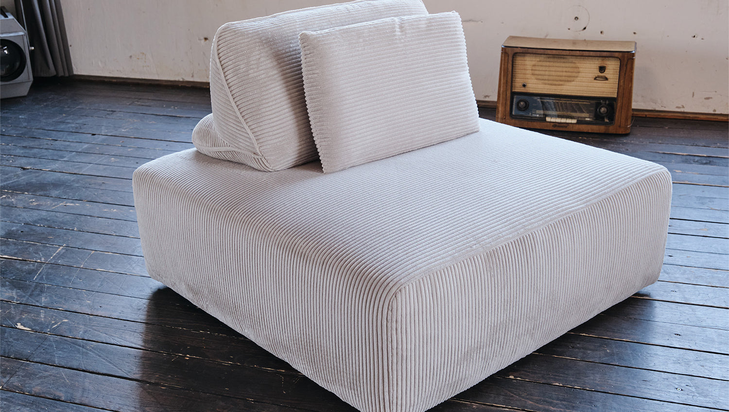 KAWOLA Hocker WIOLO SOFT Polsterhocker mit Rückenkissen Cord hellgrau