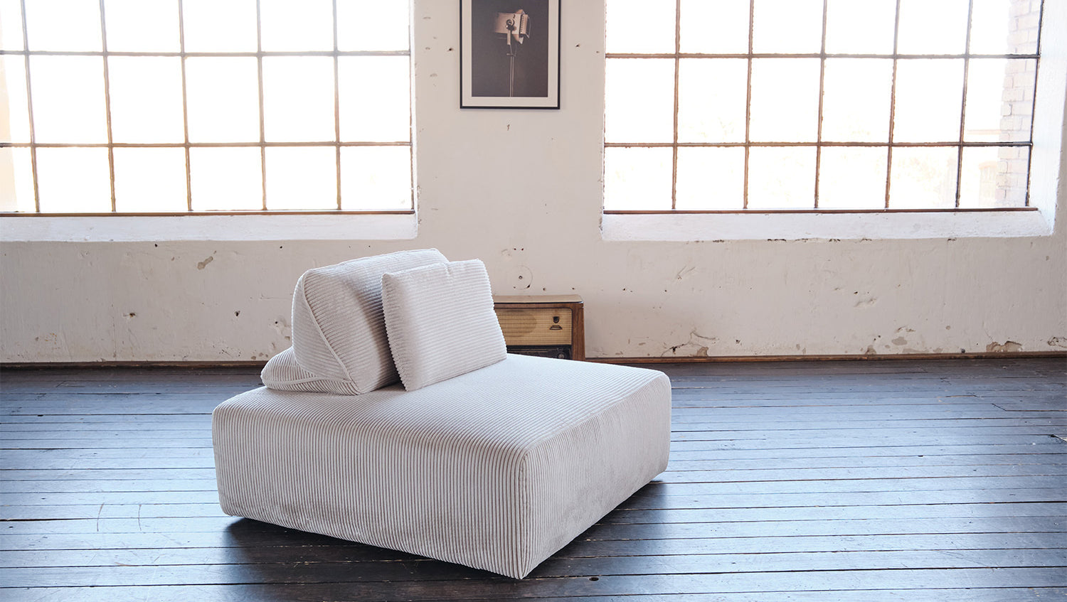 KAWOLA Hocker WIOLO SOFT Polsterhocker mit Rückenkissen Cord hellgrau