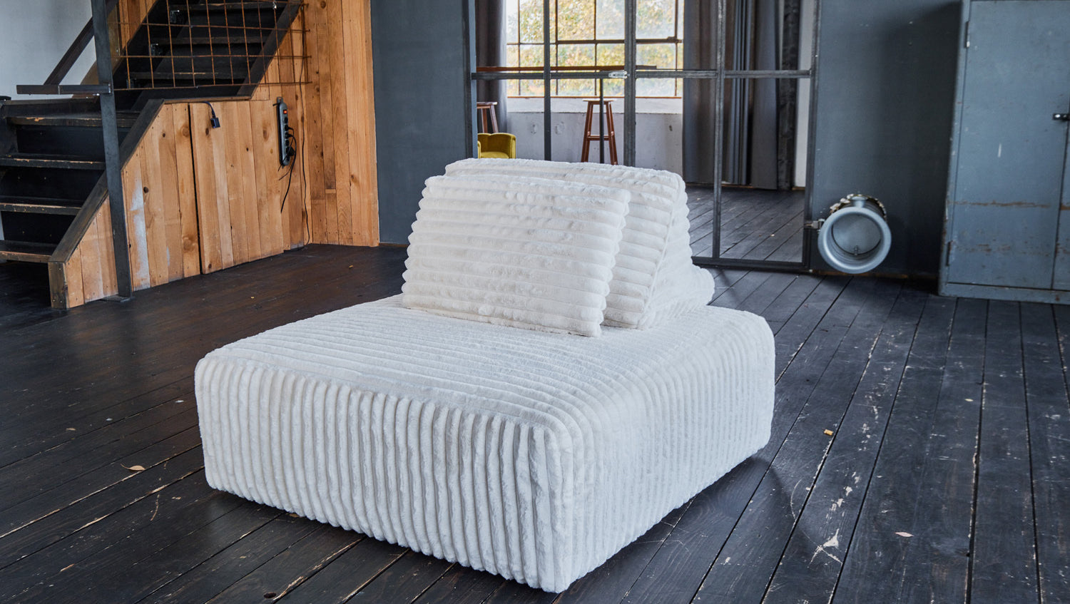 KAWOLA Hocker WIOLO SOFT Polsterhocker mit Rückenkissen Weicher Breitcord cremeweiß
