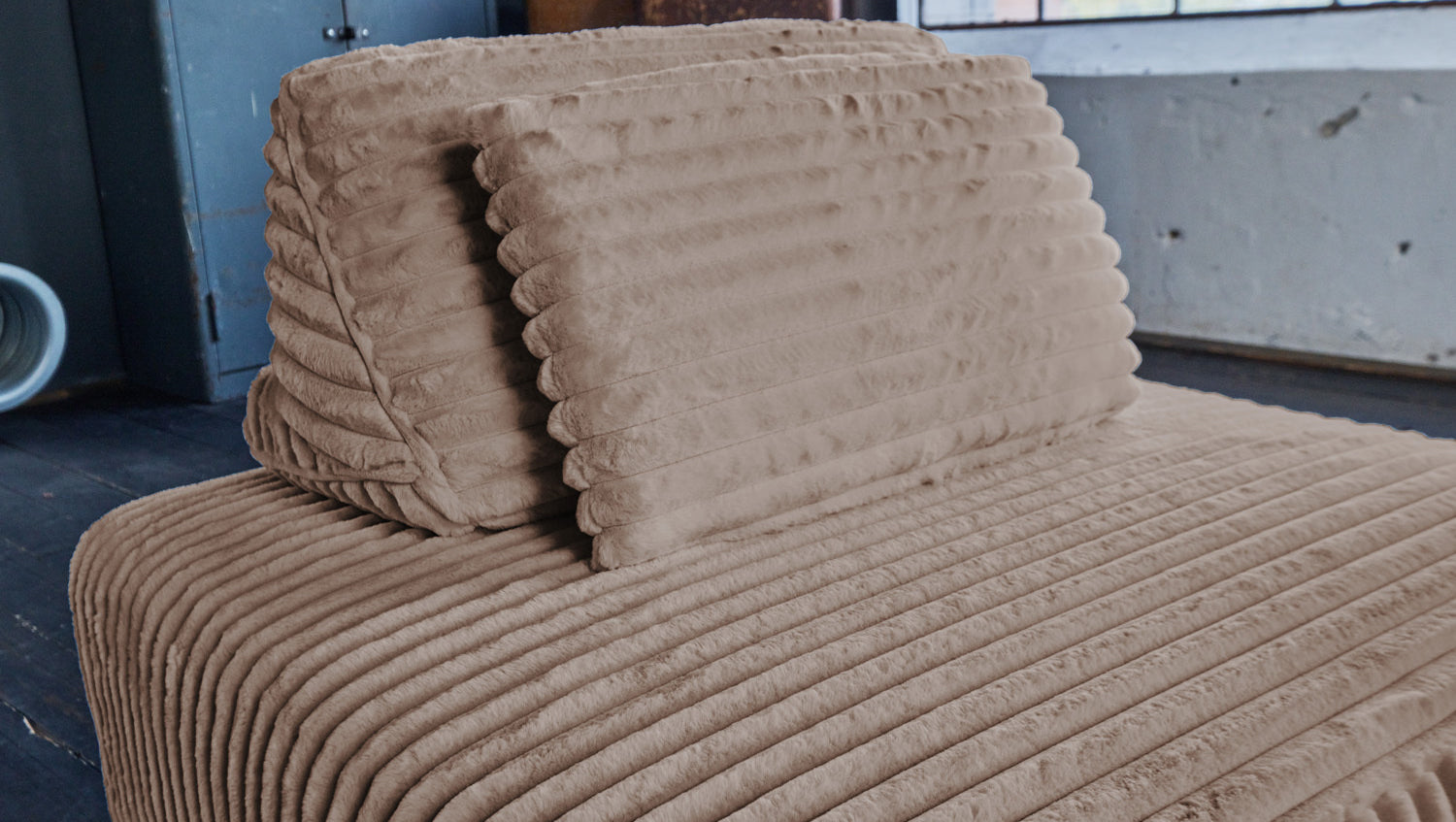 KAWOLA Hocker WIOLO SOFT Polsterhocker mit Rückenkissen Weicher Breitcord taupe