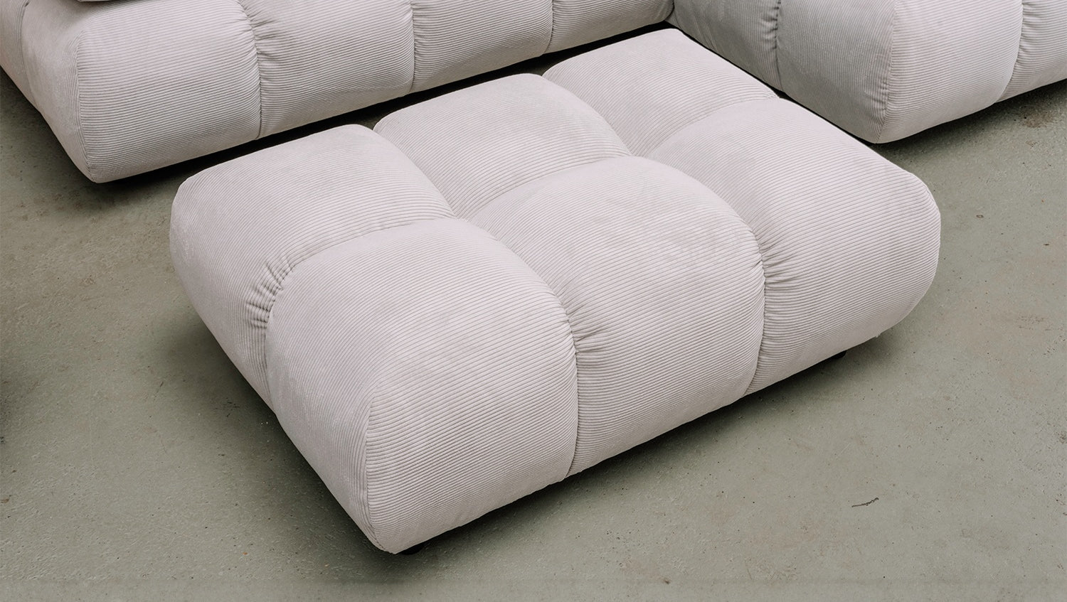 KAWOLA Polsterhocker VIVIEN Hockerbank Feincord silber