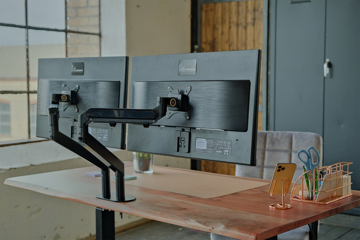 KAWOLA Schreibtisch LORA mit Monitorhalterung elektrisch höhenverstellbar mit Baumkante Nussbaumfarben massiv