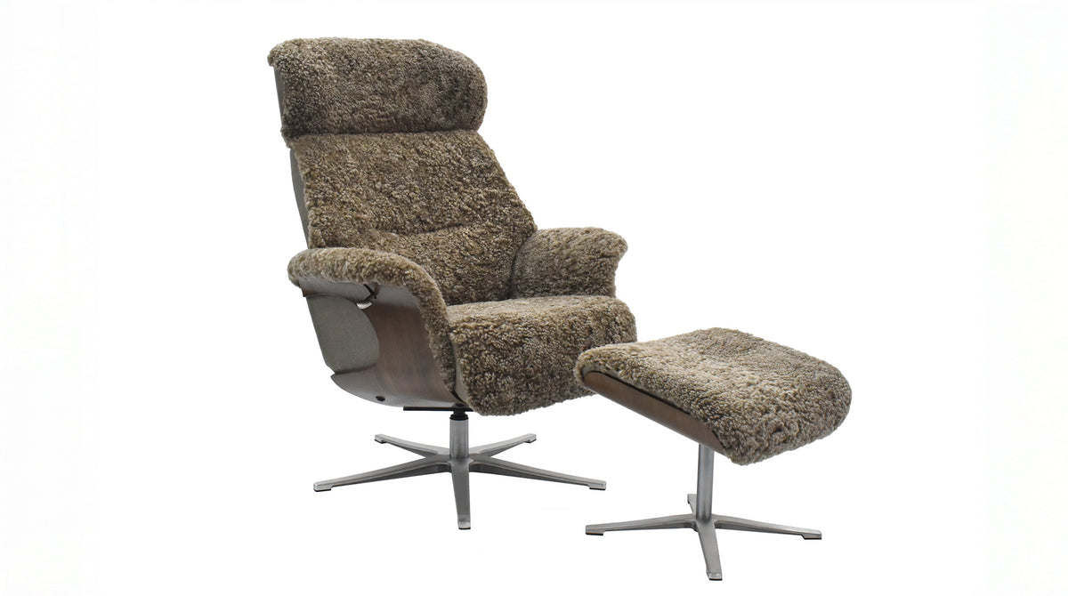 KAWOLA Sessel TOSAR Relaxsessel drehbar Schaffell grau mit Hocker