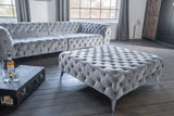 KAWOLA Set Big Sofa und Polsterhocker NARLA Chesterfield Velvet silber