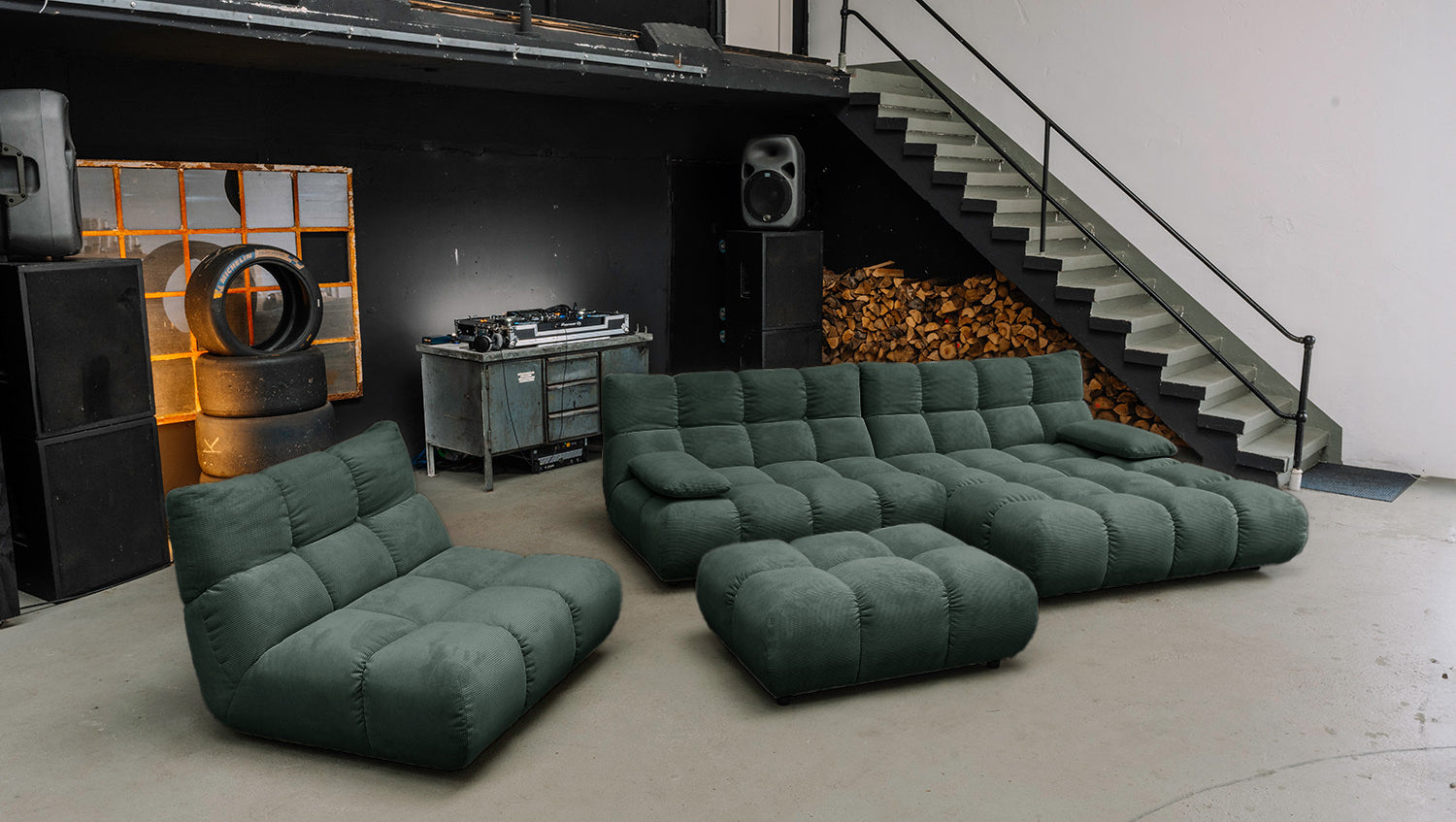 KAWOLA Sitzgruppe VIVIEN Ecksofa Drehsessel Hockerbank Feincord grün, Rechts