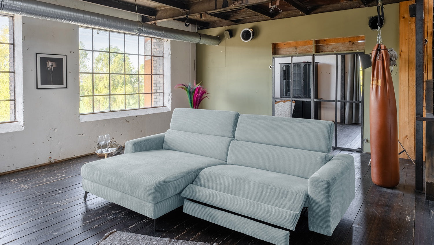 KAWOLA Sofa LAISKA Ecksofa Relaxfunktion teilmotorisch Cord hellblau, Links