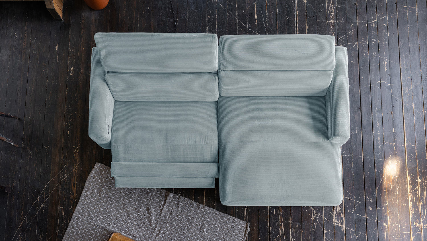 KAWOLA Sofa LAISKA Ecksofa Relaxfunktion teilmotorisch Cord hellblau