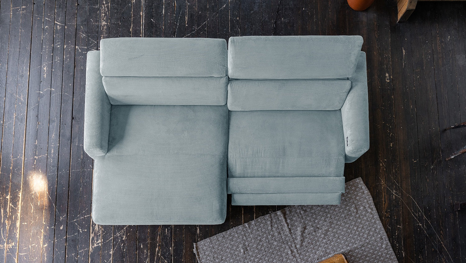 KAWOLA Sofa LAISKA Ecksofa Relaxfunktion teilmotorisch Cord hellblau